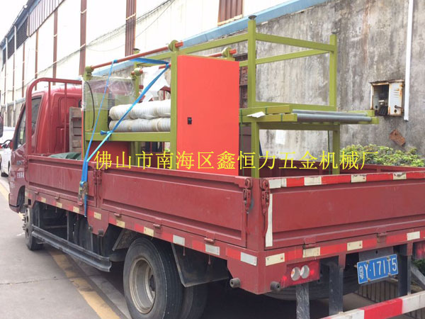 單棍覆膜機(jī)裝車發(fā)貨!